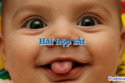 Hai hộp sắt